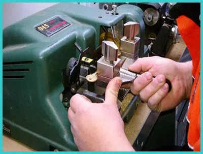 Advanced Locksmith Service Cincinnati, OH 513-726-2011 - 18-key-making